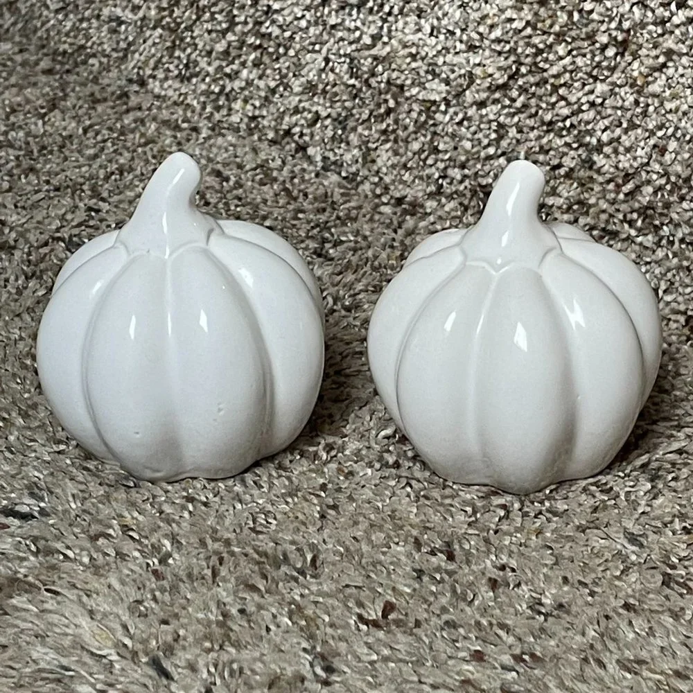 Pumpkin White Luster Salt & Pepper Shaker Set